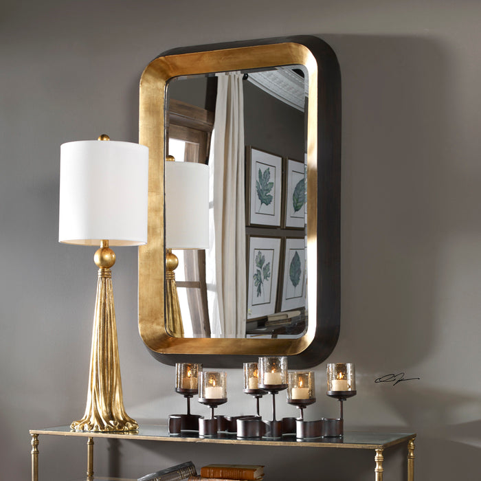 Niva - Metallic Wall Mirror - Gold