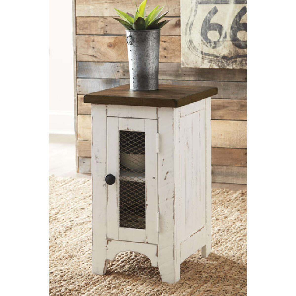 879f8c09306627ab857c4f00cd848026 Wystfield Chairside End Table - Image 1