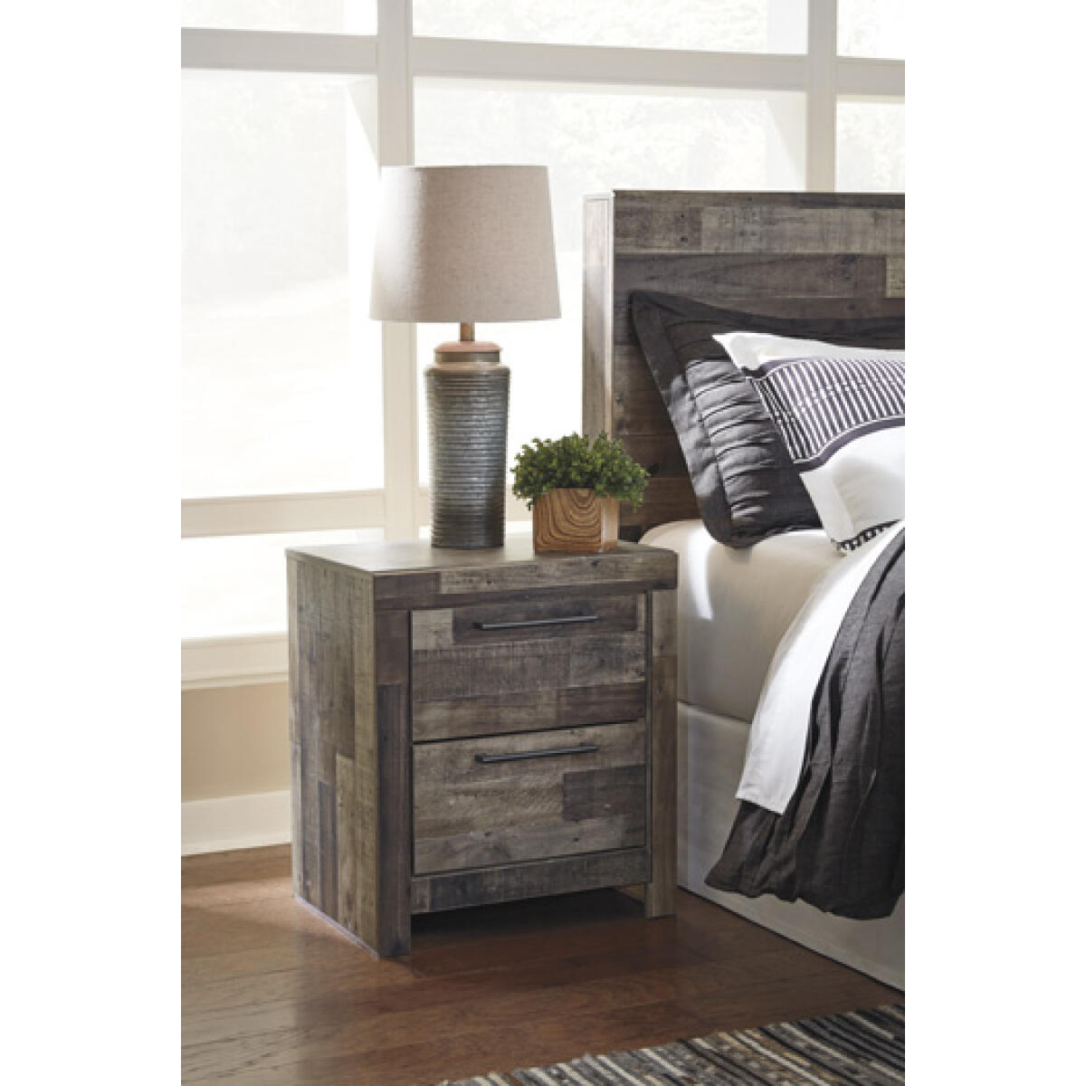 fb15b8a428545449e252e411e7085951 Derekson Nightstand - Image 1