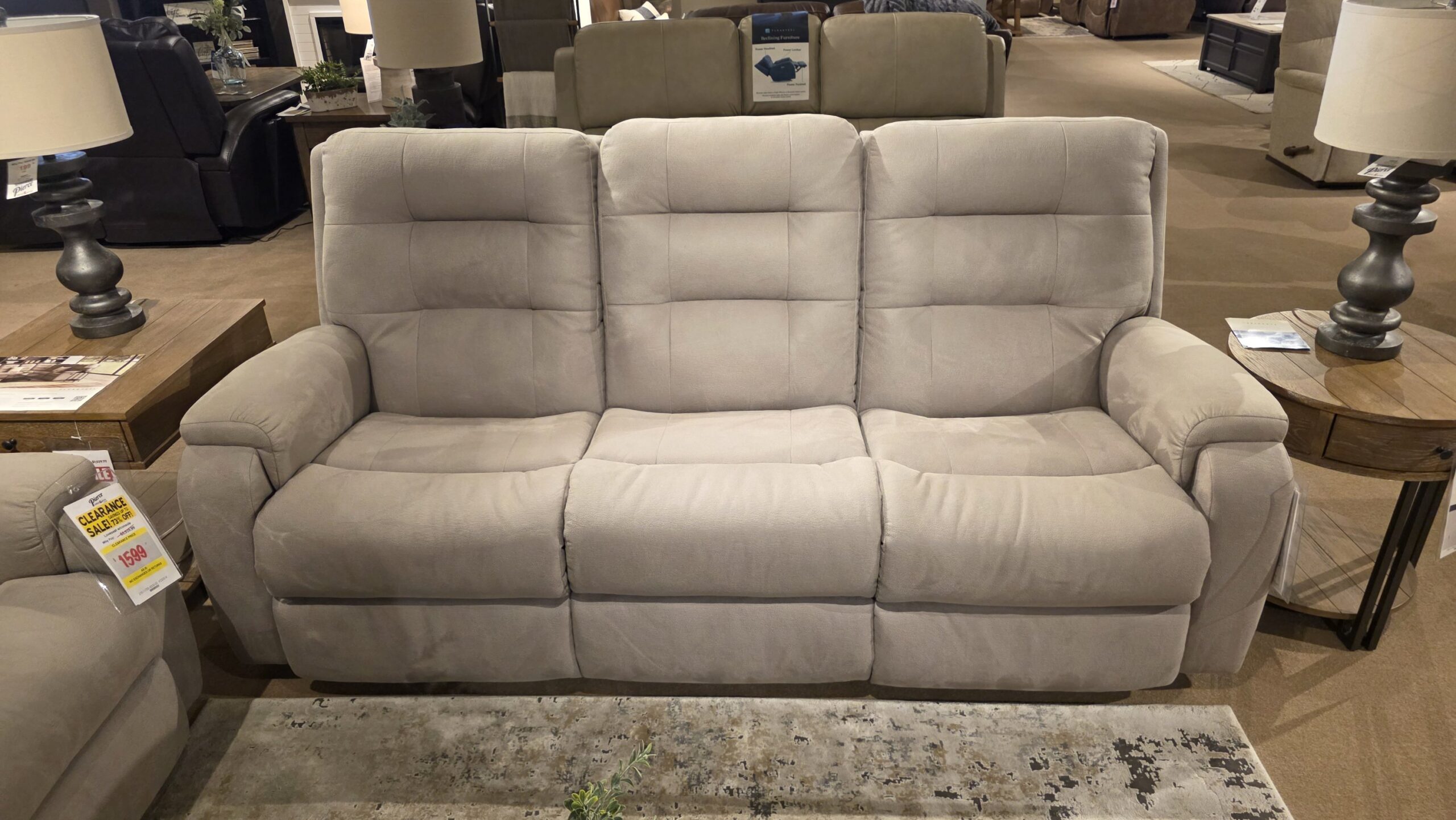Floor Model Arlo sofa from Flexsteel
